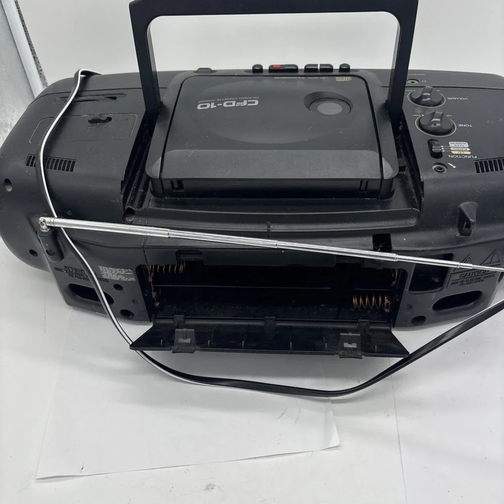 Sony CFD-10 CD  Player am fm radio boombox  Tape Needs Repair . Cd& Radio Work.